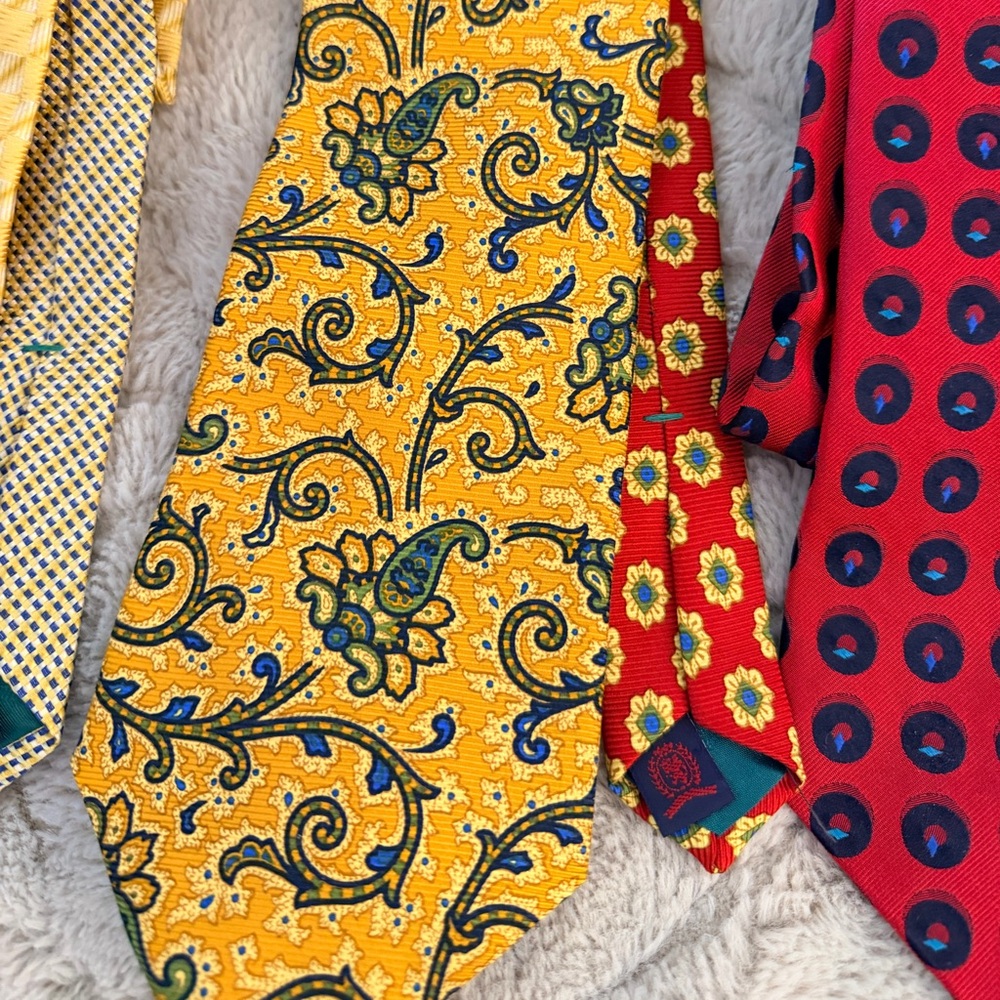 Lot of 6 beautiful two toned Tommy Hilfiger 58” 100% silk tie EUC - Picture 3 of 15